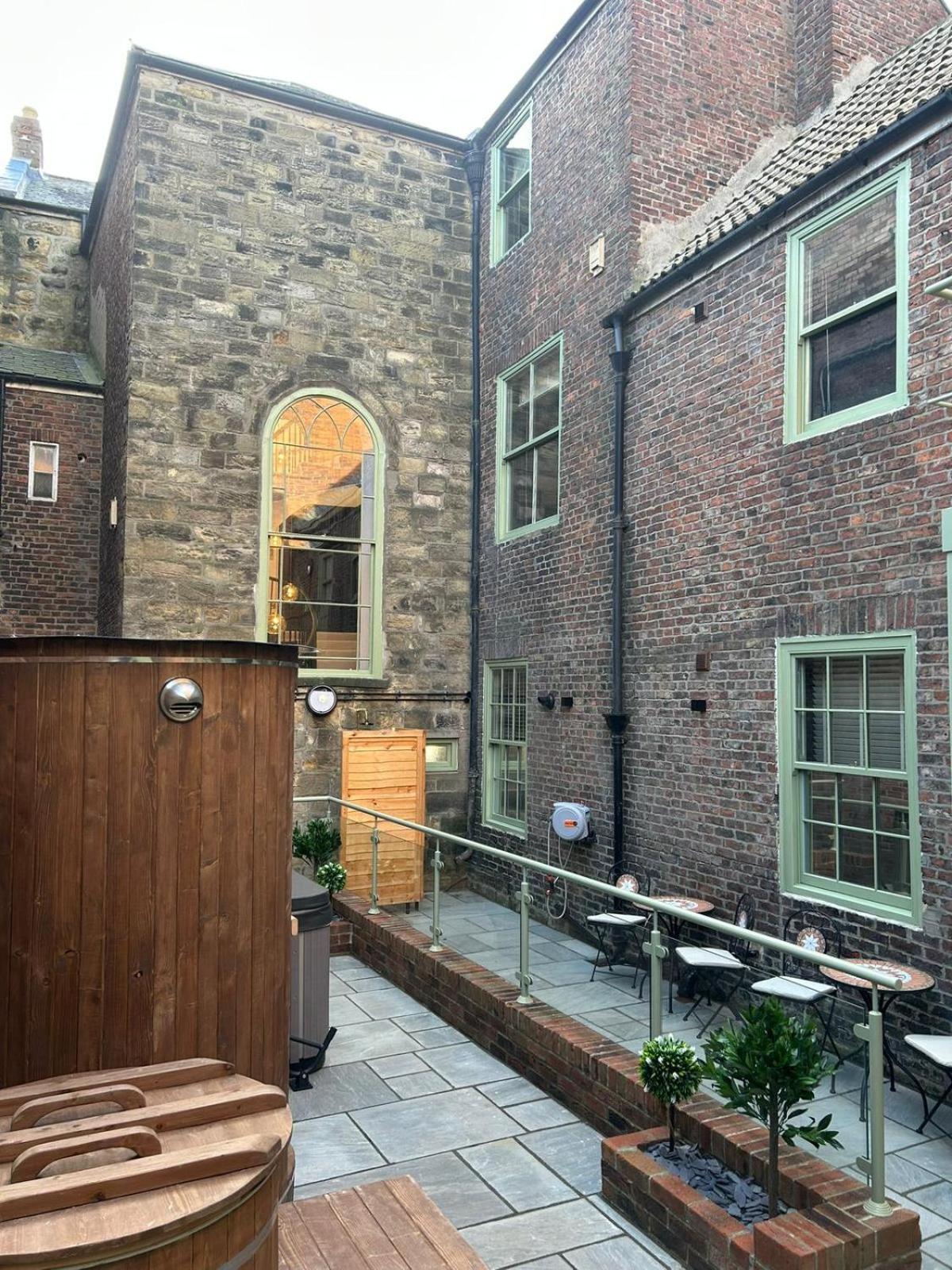 Magistrates Penthouse Suite - Town Centre Apartments With Spa Morpeth Dış mekan fotoğraf